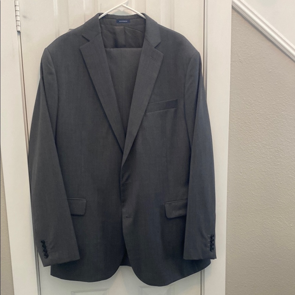 Stanford Classic 100% Wool suit.
